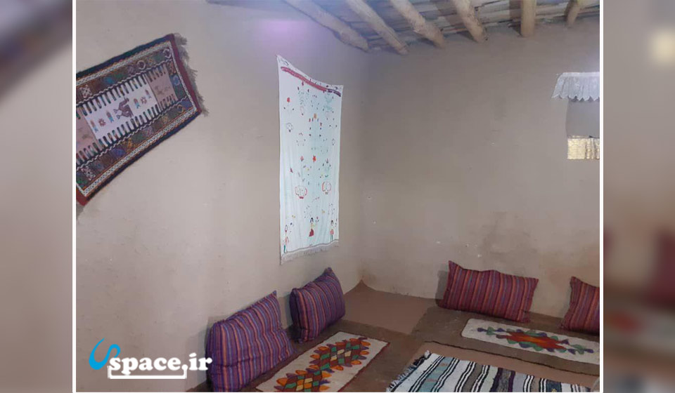 اتاق سنتی اقامتگاه بوم گردی ارشاد - بجنورد - روستای قره خان بندی